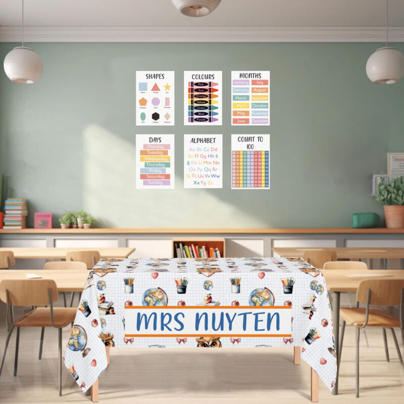 Clever Owl Tablecloth Picture 2